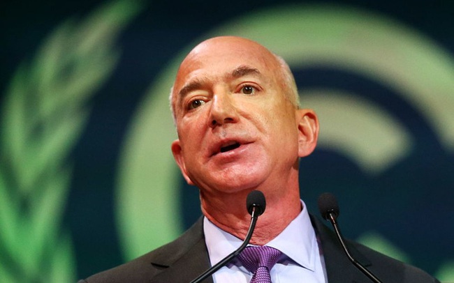 Không sao kê, không nói chuyện qua lại, Jeff Bezos vừa bán 2 tỷ USD cổ phiếu Amazon để ‘cứu thế giới’