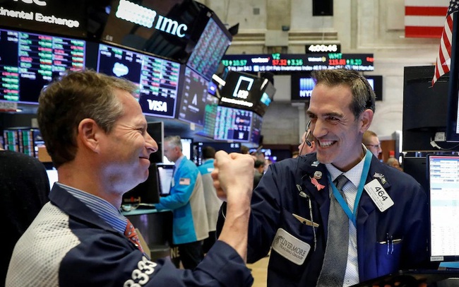 Nhà đầu tư chốt lời các cổ phiếu tăng nóng, Phố Wall vẫn lập đỉnh mới, Dow Jones lần đầu tiên chốt phiên với 29.000 điểm kể từ tháng 2